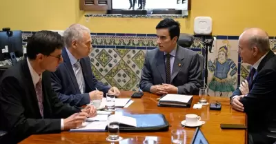 Canciller Carlos Esp� mantuvo sesi�n con embajador ruso por peruanos elistados e