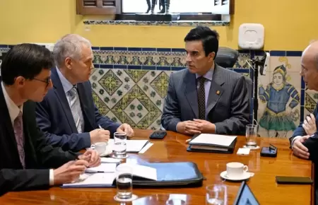 Canciller Carlos Esp� mantuvo sesi�n con embajador ruso por peruanos elistados e