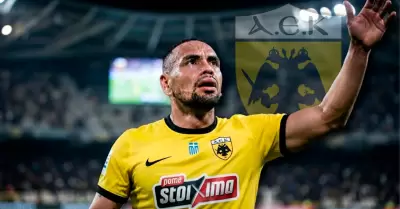 El defensor se despidi� del AEK Atenas.