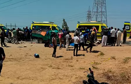 Accidente en Egipto: choque de camionetas dej� varias v�ctimas.