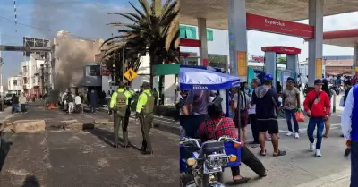 Ucayali, Arequipa, Tacna y Loreto son perjudicadas por paro de transportistas
