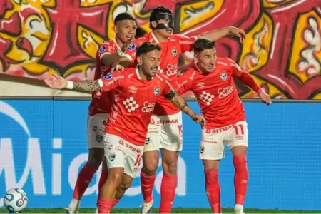 Cienciano gole� a Botafogo en Cusco.