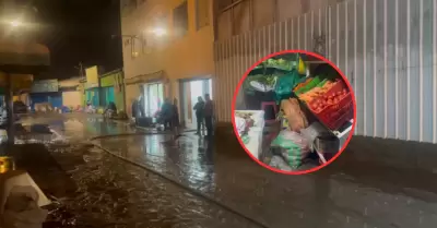 Tres mercados quedaron inundados tras colapso del desag�e por lluvias
