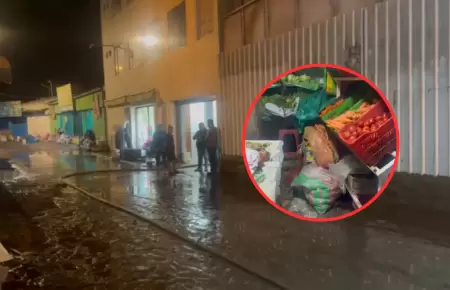 Tres mercados quedaron inundados tras colapso del desag�e por lluvias