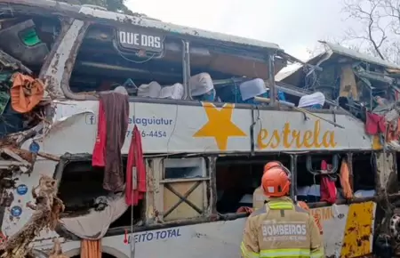Accidente de autob�s en Brasil dej� varias v�ctimas.