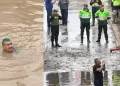 �Como si nada! Hombre se mete a nadar en aniego tras intensas lluvias en Villa El Salvador