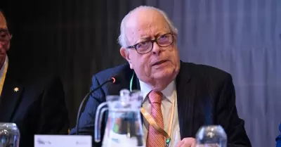 Velarde resalt� la importancia de la meritocracia en las instituciones