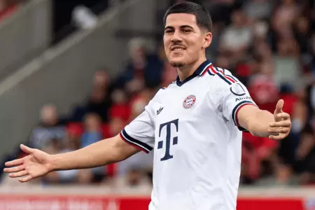 Felipe Ch�vez anota golazo de tiro libre en amistoso del Bayern M�nich