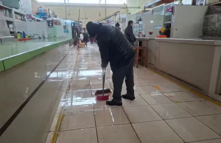 LLUVIAS AFECTAN MERCADOS DE TACNA.