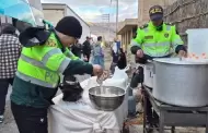 Derrumbes en la Panamericana Sur: PNP entrega alimentos a transportistas varados