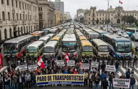 Transportistas convocan a paro por falta de respuestas del Gobierno