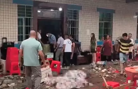 Derrumbe de muro en una vivienda de China.