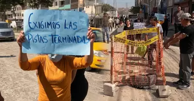Los vecinos exigen la conclusi�n de las obras.