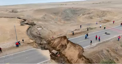 Carretera Costanera Sur fue derrumbada y gobierno regional brind� ruta alternati