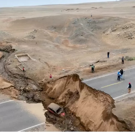Carretera Costanera Sur fue derrumbada y gobierno regional brind� ruta alternati