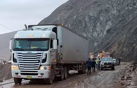 Restablecen el tr�nsito en Arequipa.