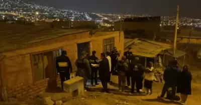 Madre de familia fue asesinada en su propia casa y su hijo es sospechoso