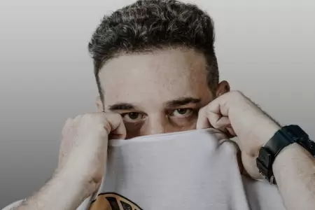 Jeffry Fischman estrena "Verte" y celebra la menci�n de Billboard a Libido