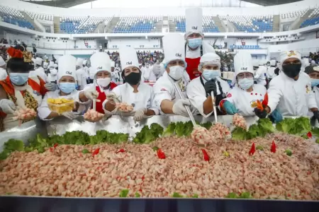El ceviche m�s grande del mundo reuni� chefs de varios regiones del Per�
