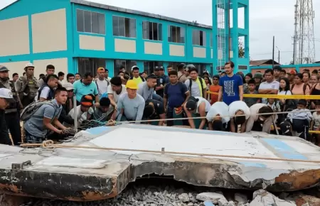 Pared se desploma y cae sobre dos estudiantes de colegio de Iquitos