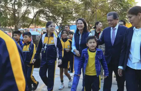 Keiko Fujimori supervis� reinicio de clases en colegios afectados por lluvias