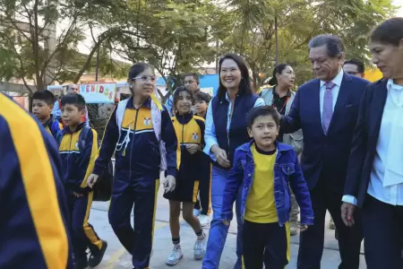 Keiko Fujimori supervis� reinicio de clases en colegios afectados por lluvias