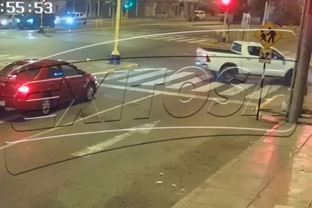 Brutal choque de camioneta de la PNP deja gravemente herido a copiloto