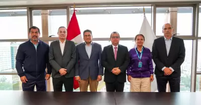 Sector privado hizo donaci�n para combatir el FEN.