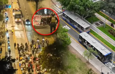 El carril del corredor fue bloqueado por manifestantes colectiveros.