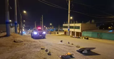 Menor de edad muere tras ser embestido por una minivan