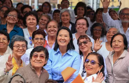 Keiko Fujimori conmemora el D�a Nacional de la Persona Adulta Mayor