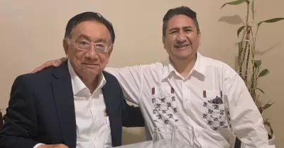 L�der de Per� Libre se reuni� con el expresidente de transici�n.