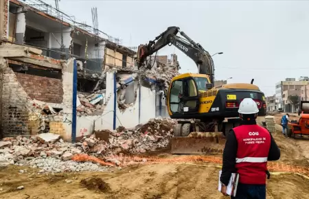 Municipalidad de Puente Piedra demoli� 11 viviendas para recuperar espacio vial