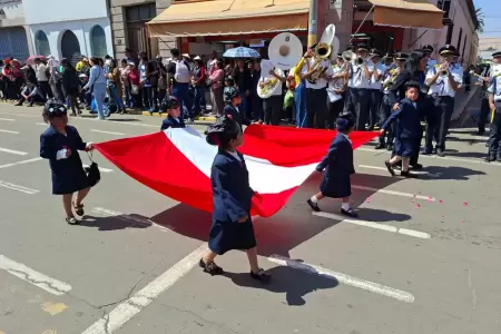 Ofrenda de la Ni�ez en Tacna.