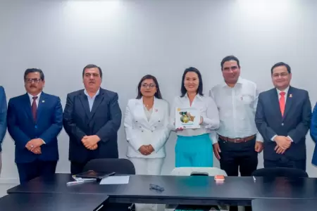 Asamblea Nacional de Gobiernos Regionales exige di�logo con Keiko Fujimori.