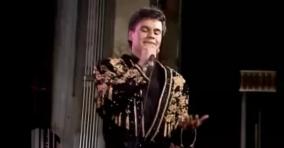 Juan Gabriel regresa al cine con su concierto en Bellas Artes