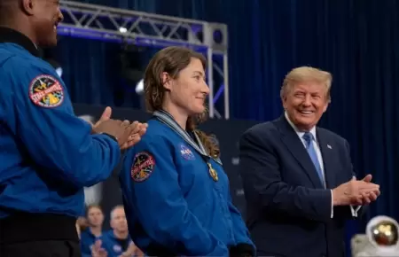 El presidente de Estados Unidos conmemor� a los astronautas