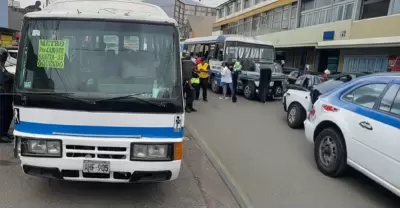 Interviene en Los Olivos 12 veh�culos de transporte informal