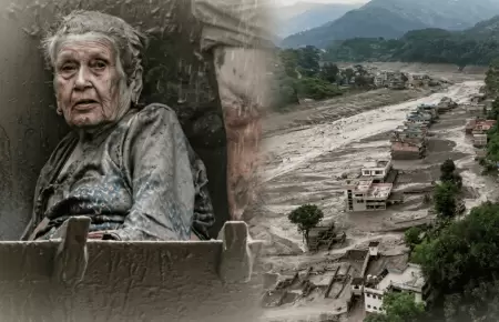 Mujer de 94 a�os es rescatada de los escombros tras inundaciones en Nepal