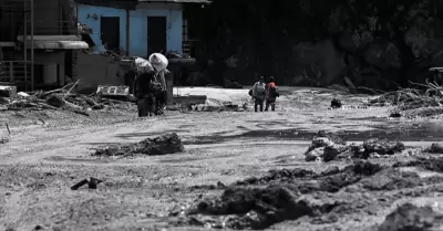 Se eleva a 903 los fallecidos y a 4247 los desaparecidos tras riada en Nepal