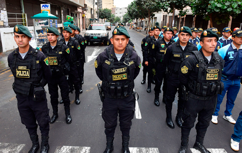 Identifican tres graves problemas que afronta la Polic�a Nacional del Per� en la actualidad.