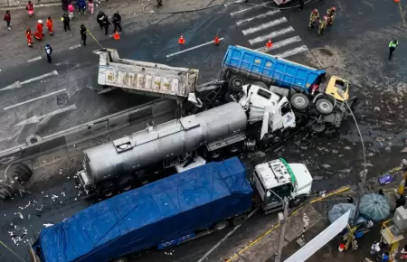 Choque m�ltiple en Puente Piedra deja un fallecido y varios heridos en la Paname