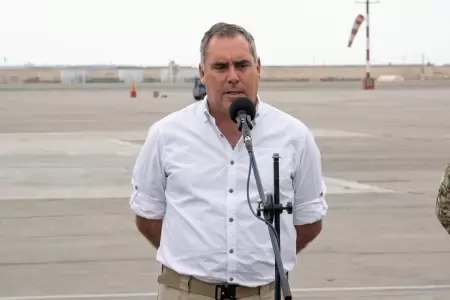 Ministro de Defensa, Rafael Bela�nde Llosa, rechaza participaci�n en interrogato