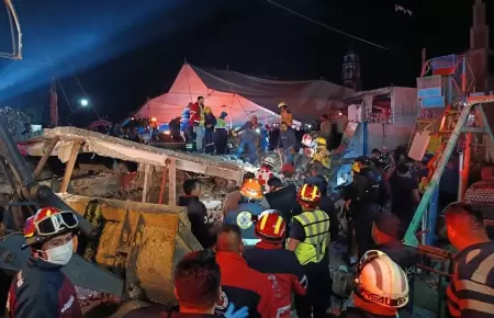 Trabajos de emergencia continuaron durante madrugada.