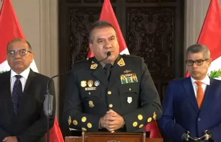 El comandante general dej� su cargo.