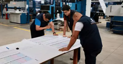 ONPE inicia impresi�n de c�dulas de sufragio para las elecciones regionales y mu
