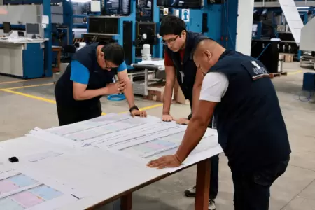ONPE inicia impresi�n de c�dulas de sufragio para las elecciones regionales y mu