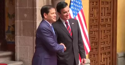 Marco Rubio se re�ne con Carlos Esp� en la sede de Canciller�a.