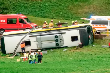 Accidente en Suiza: autob�s tur�stico volc�.