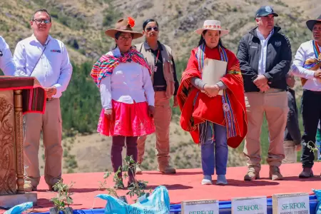 Keiko Fujimori lleg� a la regi�n Cusco a entregar apoyo a productores agrarios.